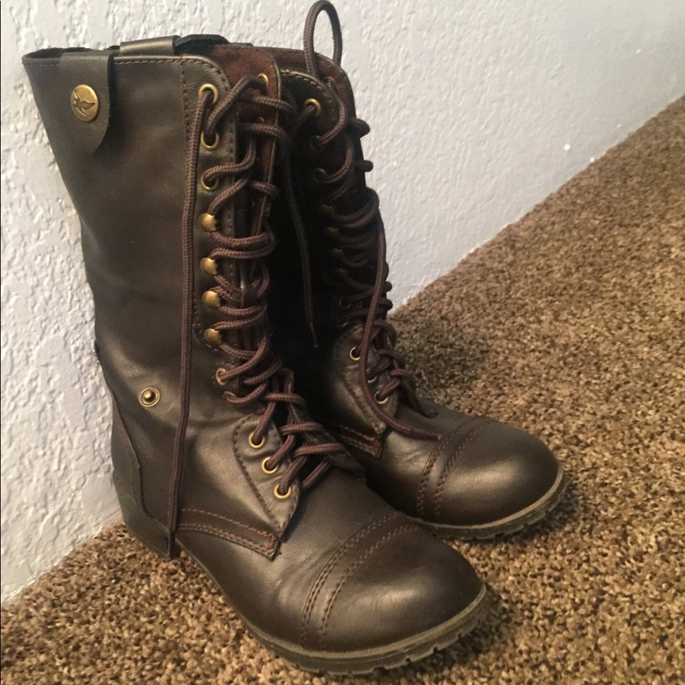 Combat boots